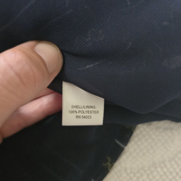 🌟7/25$ BANANA RUBLIC Seeveless Bow Blouse in Navy Blue Stripes & Chain Print - Picture 6 of 8